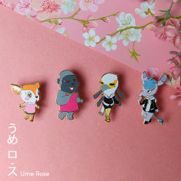 Lot 4 pin's amis de Retsuko